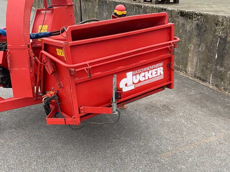 Dücker